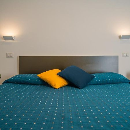 Hub Ferroviario - 12 Posti Letto Per Il Tuo Gruppo A Napoli Con Wifi E Netflix Bed & Breakfast Dış mekan fotoğraf