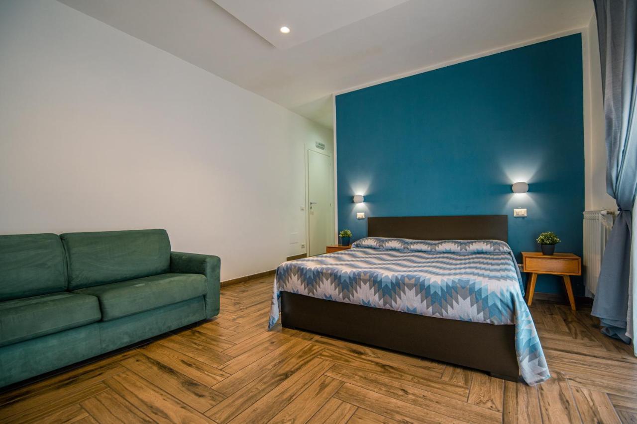 Hub Ferroviario - 12 Posti Letto Per Il Tuo Gruppo A Napoli Con Wifi E Netflix Bed & Breakfast Dış mekan fotoğraf