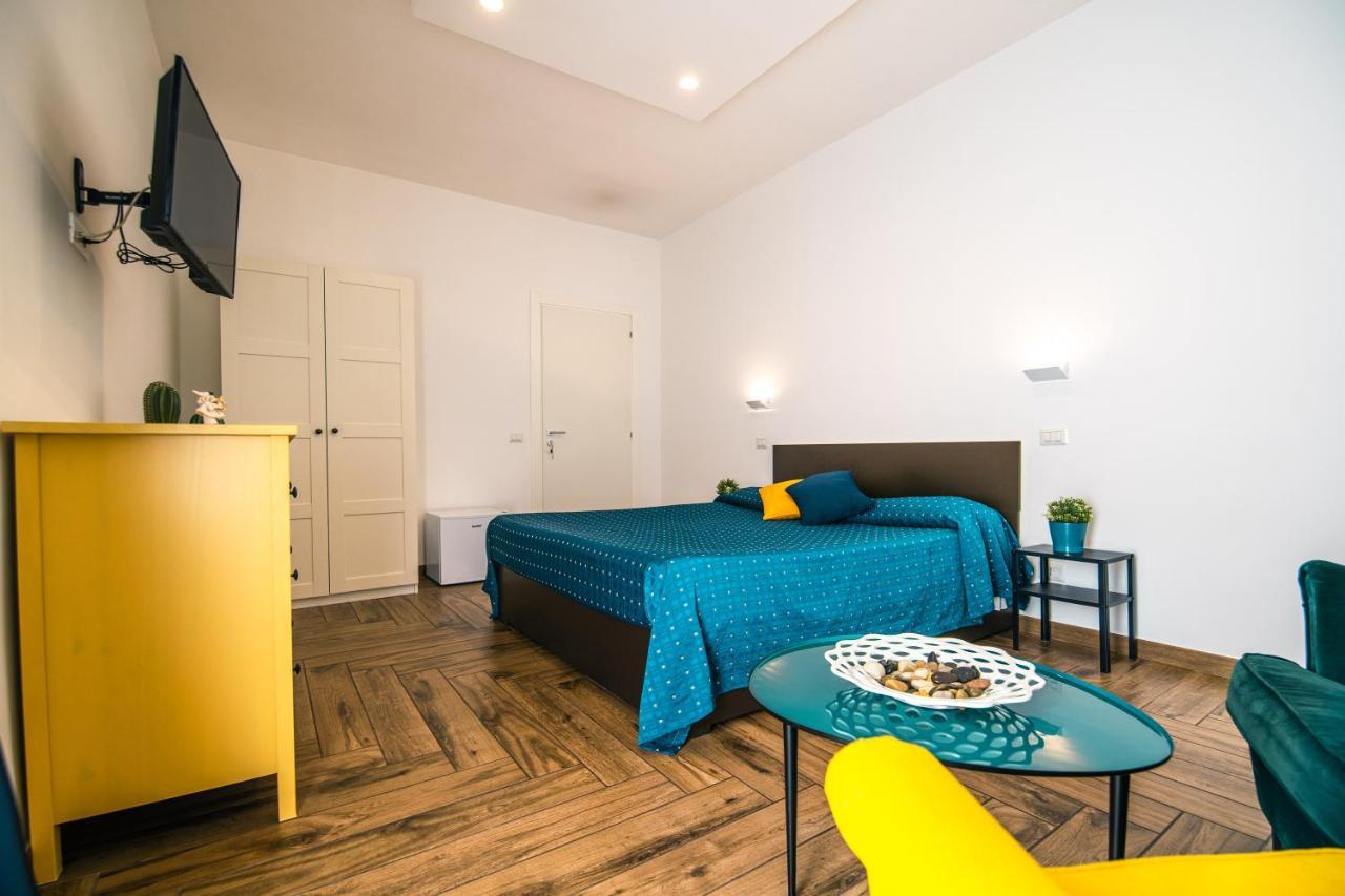 Hub Ferroviario - 12 Posti Letto Per Il Tuo Gruppo A Napoli Con Wifi E Netflix Bed & Breakfast Dış mekan fotoğraf