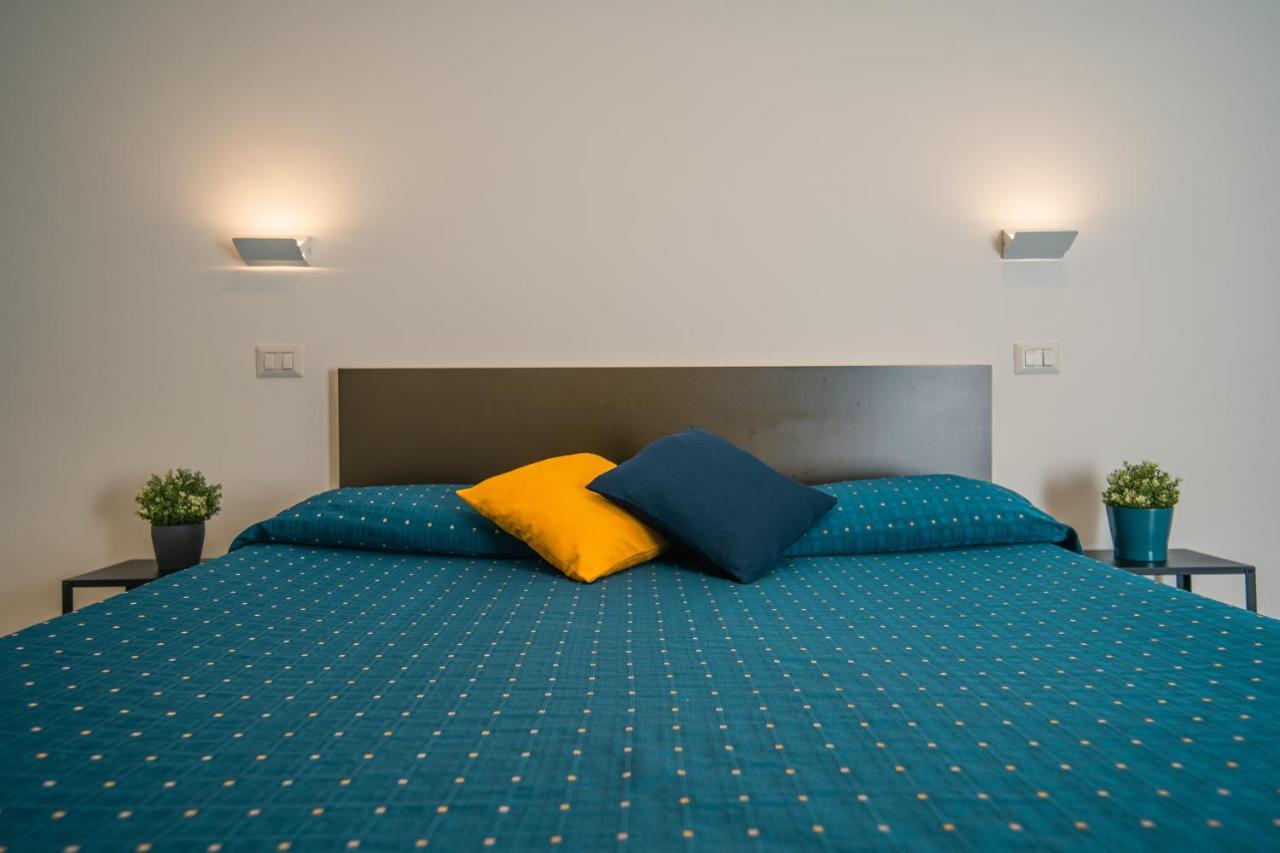 Hub Ferroviario - 12 Posti Letto Per Il Tuo Gruppo A Napoli Con Wifi E Netflix Bed & Breakfast Dış mekan fotoğraf
