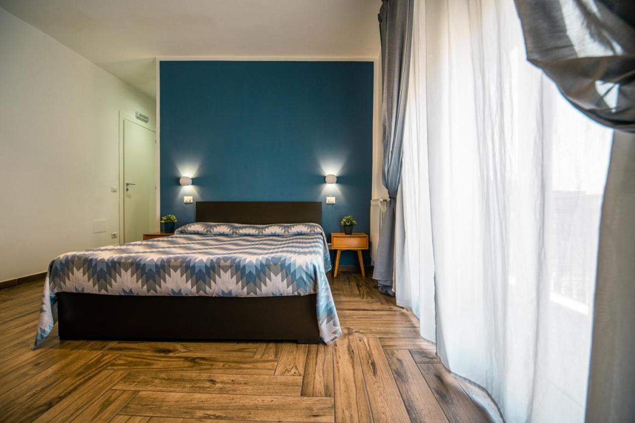 Hub Ferroviario - 12 Posti Letto Per Il Tuo Gruppo A Napoli Con Wifi E Netflix Bed & Breakfast Dış mekan fotoğraf