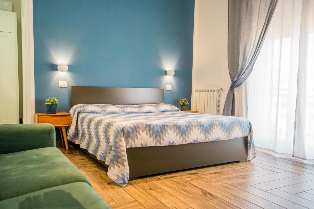 Hub Ferroviario - 12 Posti Letto Per Il Tuo Gruppo A Napoli Con Wifi E Netflix Bed & Breakfast Dış mekan fotoğraf