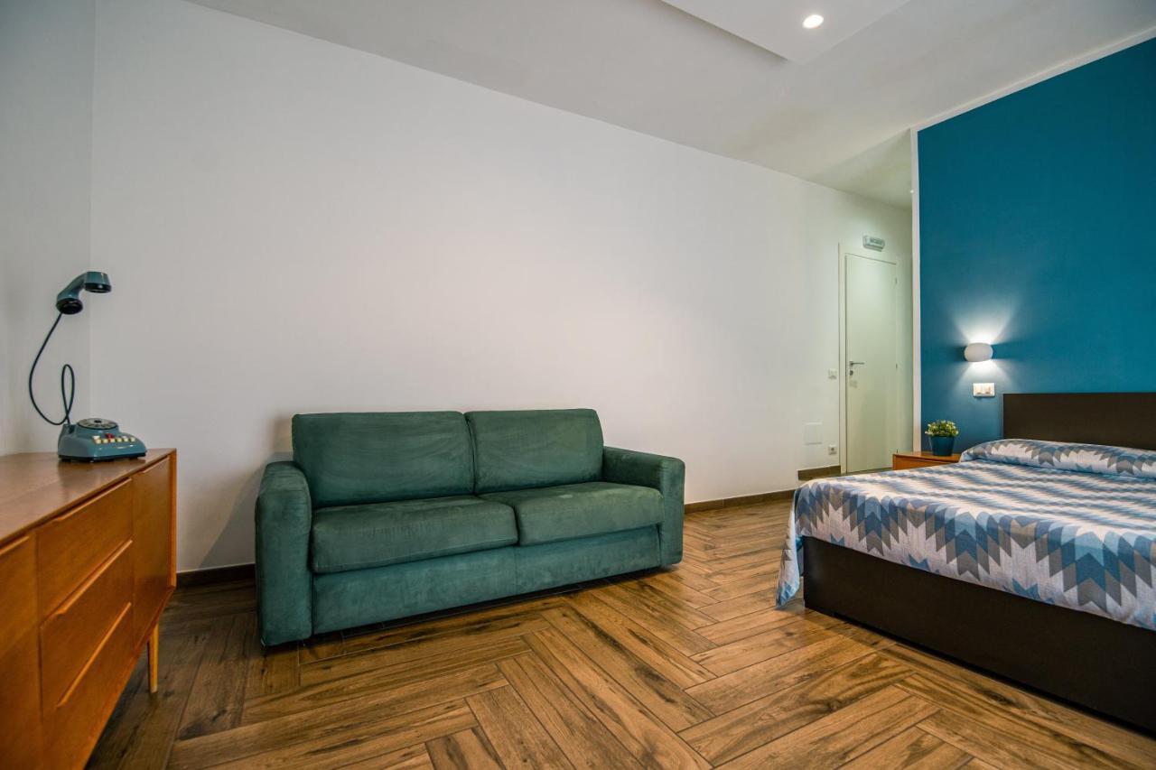 Hub Ferroviario - 12 Posti Letto Per Il Tuo Gruppo A Napoli Con Wifi E Netflix Bed & Breakfast Dış mekan fotoğraf