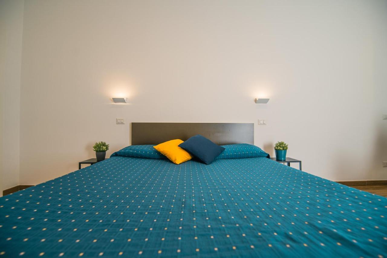 Hub Ferroviario - 12 Posti Letto Per Il Tuo Gruppo A Napoli Con Wifi E Netflix Bed & Breakfast Dış mekan fotoğraf