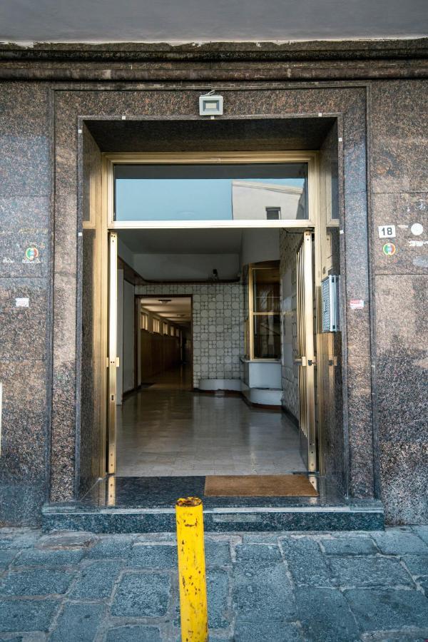 Hub Ferroviario - 12 Posti Letto Per Il Tuo Gruppo A Napoli Con Wifi E Netflix Bed & Breakfast Dış mekan fotoğraf