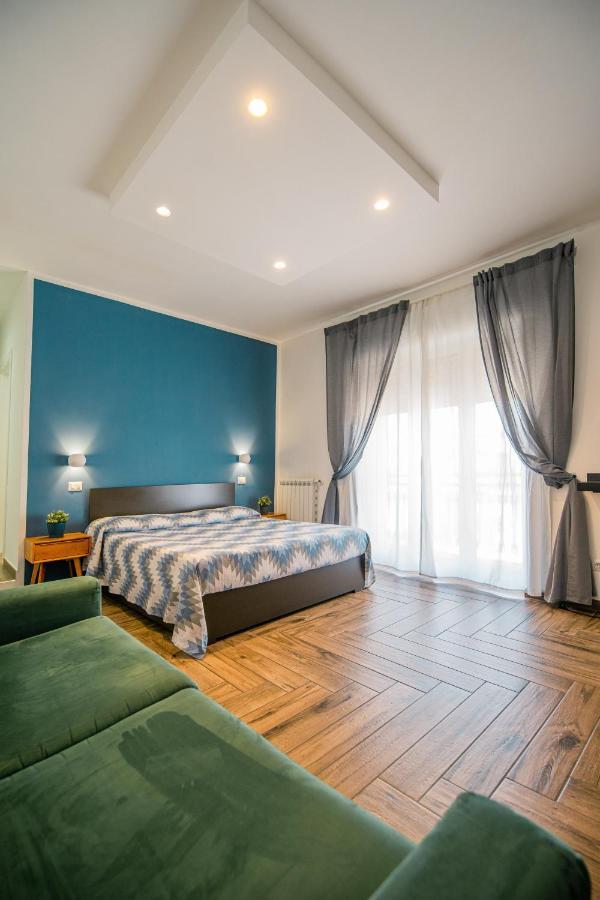 Hub Ferroviario - 12 Posti Letto Per Il Tuo Gruppo A Napoli Con Wifi E Netflix Bed & Breakfast Dış mekan fotoğraf