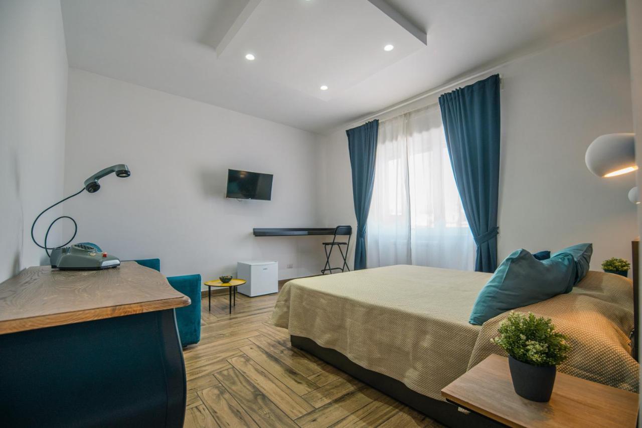 Hub Ferroviario - 12 Posti Letto Per Il Tuo Gruppo A Napoli Con Wifi E Netflix Bed & Breakfast Dış mekan fotoğraf