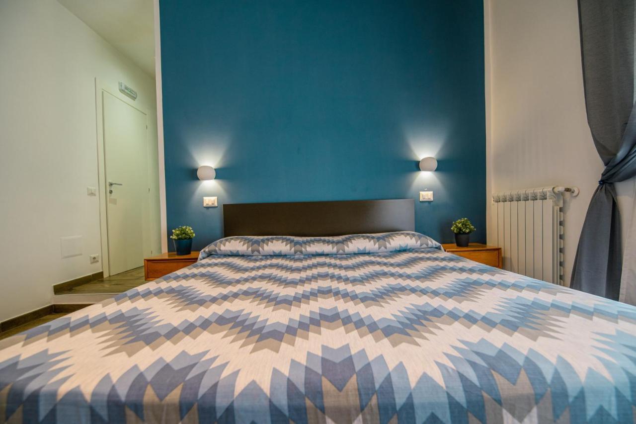 Hub Ferroviario - 12 Posti Letto Per Il Tuo Gruppo A Napoli Con Wifi E Netflix Bed & Breakfast Dış mekan fotoğraf