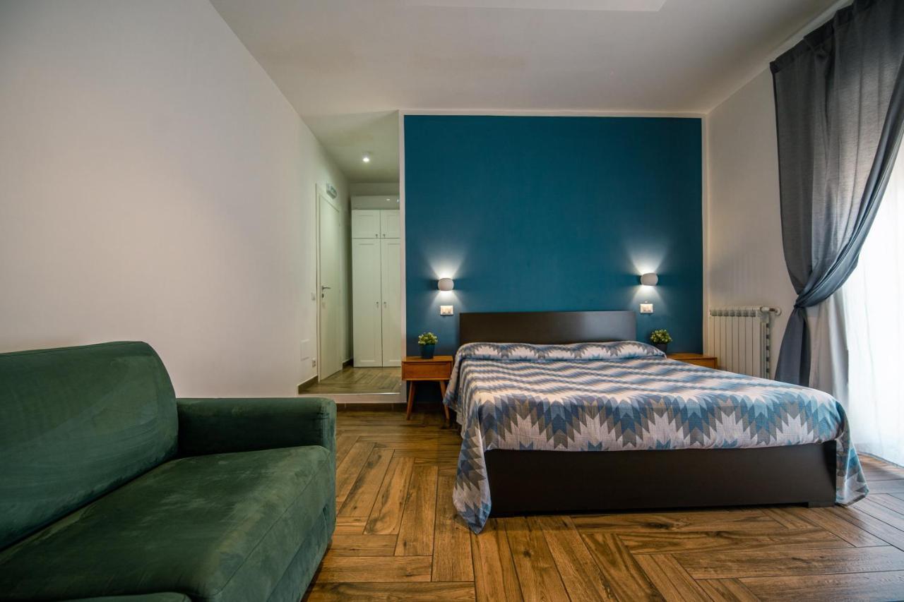 Hub Ferroviario - 12 Posti Letto Per Il Tuo Gruppo A Napoli Con Wifi E Netflix Bed & Breakfast Dış mekan fotoğraf