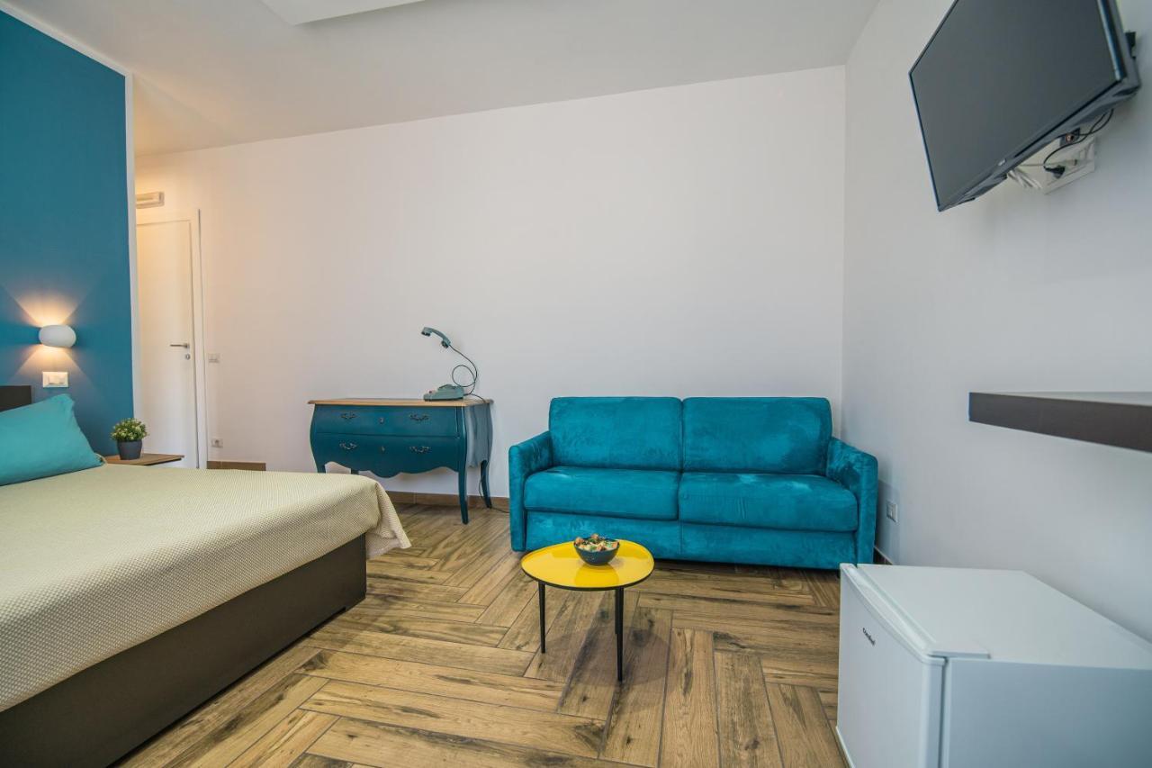 Hub Ferroviario - 12 Posti Letto Per Il Tuo Gruppo A Napoli Con Wifi E Netflix Bed & Breakfast Dış mekan fotoğraf