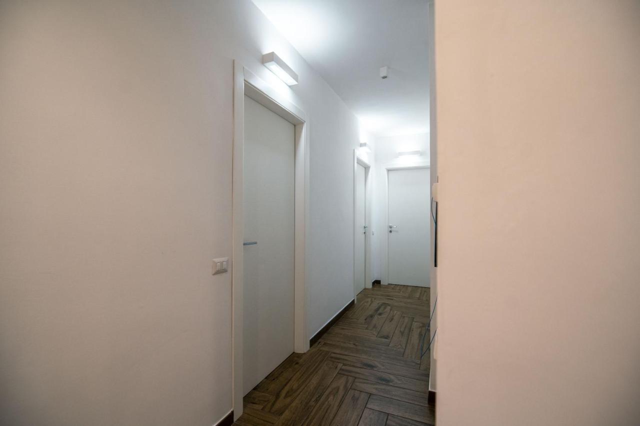 Hub Ferroviario - 12 Posti Letto Per Il Tuo Gruppo A Napoli Con Wifi E Netflix Bed & Breakfast Dış mekan fotoğraf